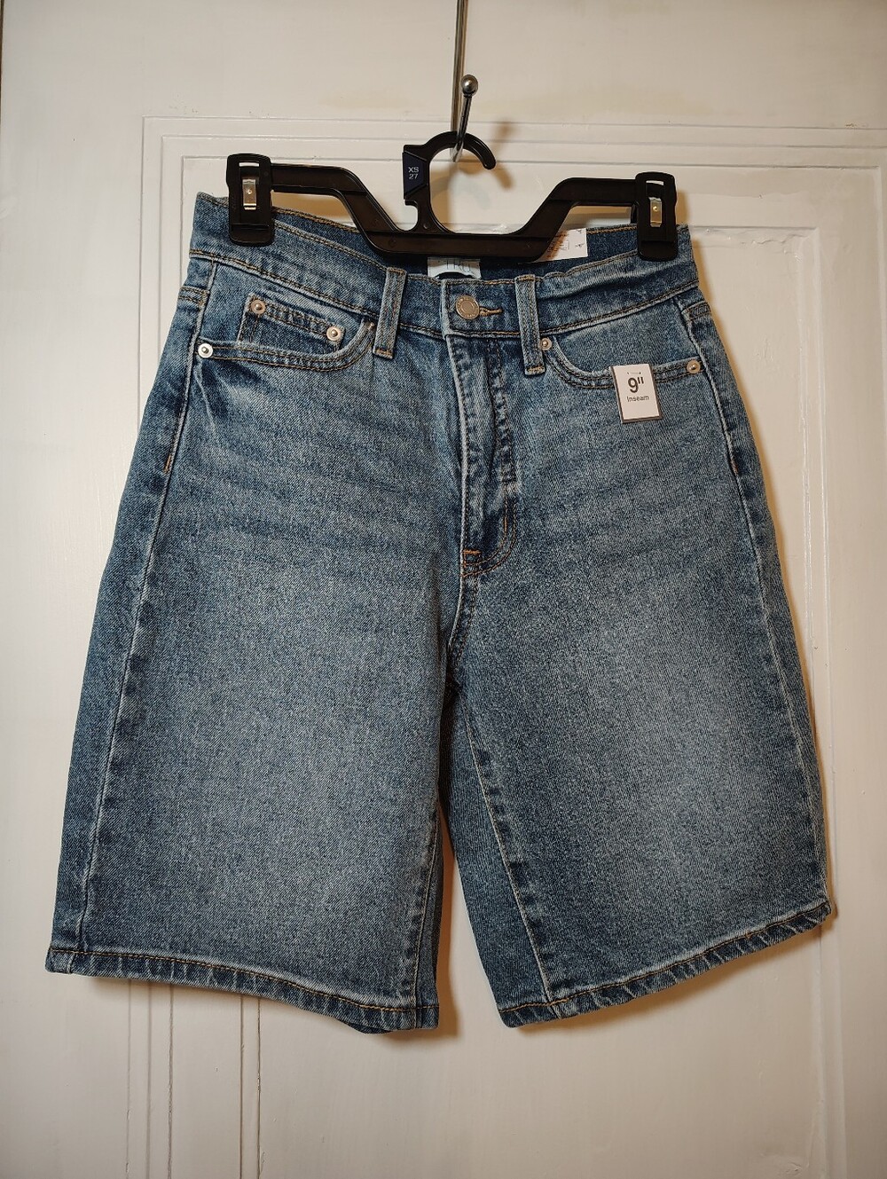 Time and Tru Women's Size 0 High Rise Denim Bermuda Shorts Medium Wash NWT